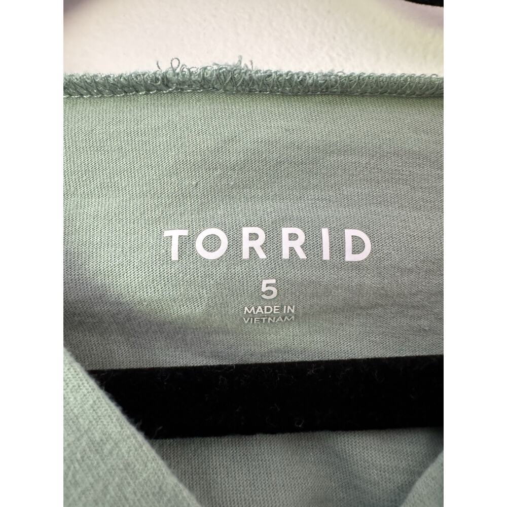 Torrid Magic Classic Fit Long Sleeve Hoodie Tee Green Women’s Size 5X - Picture 7 of 8